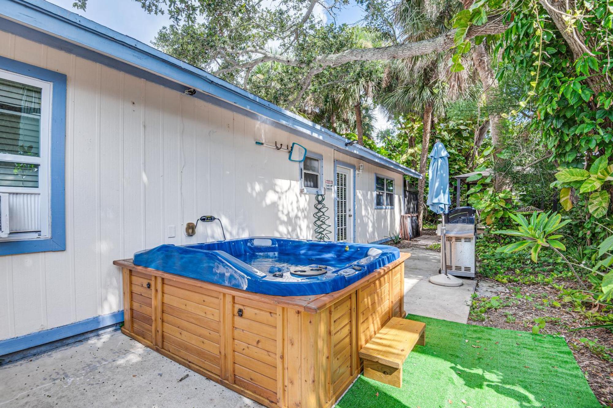 Cape Canaveral Cottage With Hot Tub Walk To Beach Buitenkant foto