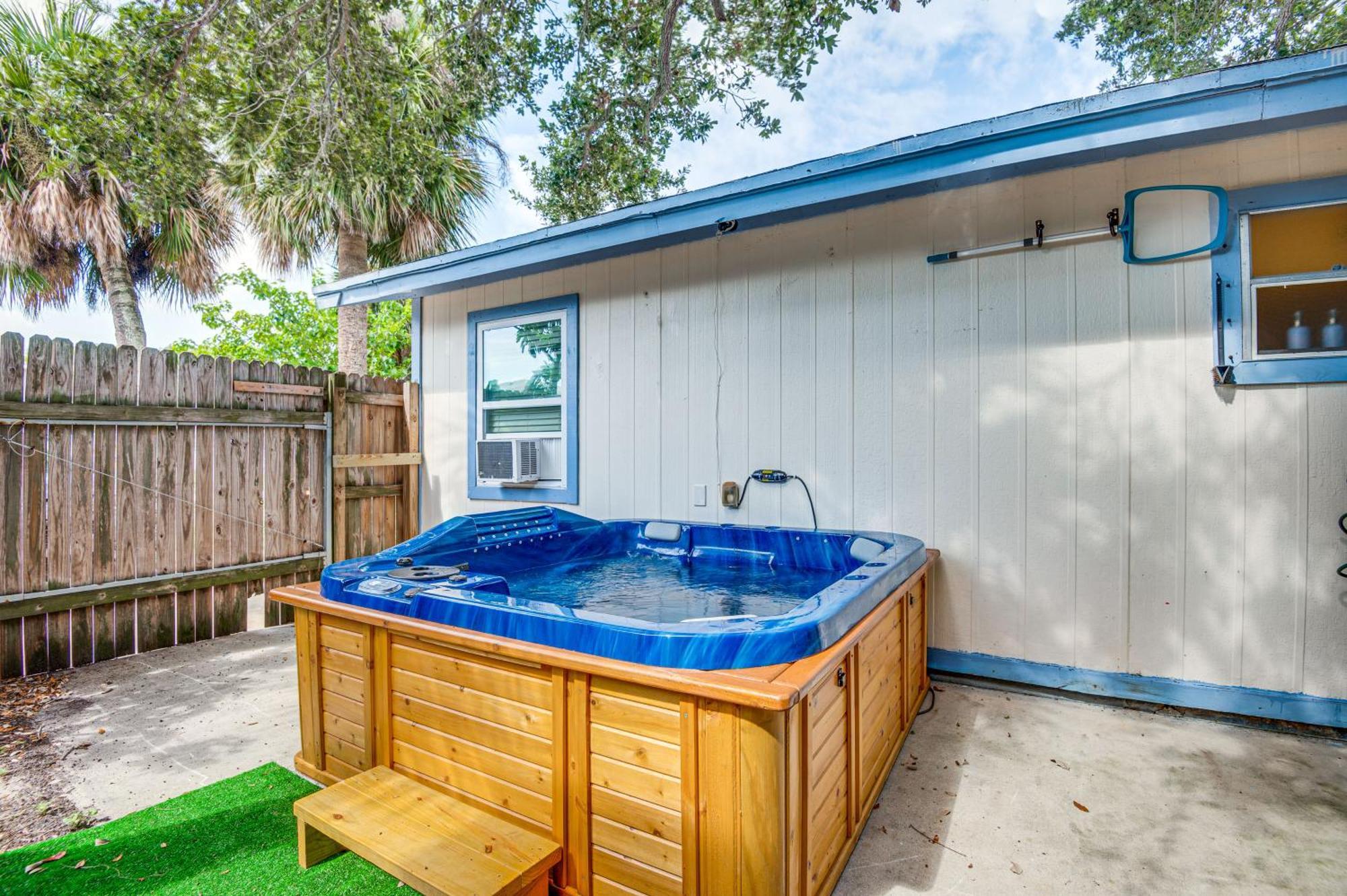 Cape Canaveral Cottage With Hot Tub Walk To Beach Buitenkant foto